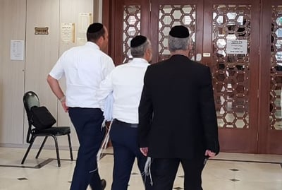 אבוטבול עם שני נציגים מ'דגל', הבוקר