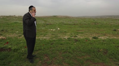 אריה דרעי בסמוך לעיר אלעד