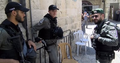 הלוחמים ששומרים על הכותל המערבי • ראיון חג מיוחד
