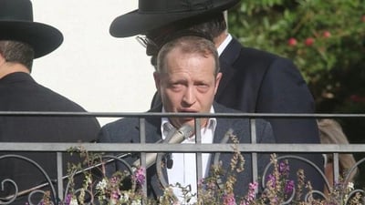 הספדו של אחד הבנים, ומסע ההלוויה