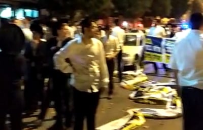 אלעד סוערת: פעילי 'דגל התורה' הפגינו נגד ראש העיר פרוש
