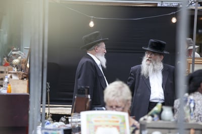 חרדים בלונדון. למצולמים אין קשר לכתבה (צילום: שאטרסטוק)