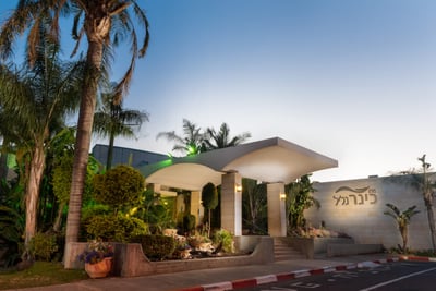 מלון כינר גליל  - הכניסה המרשימה למלון