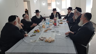 ועדת השמונה של אגו"י, ארכיון