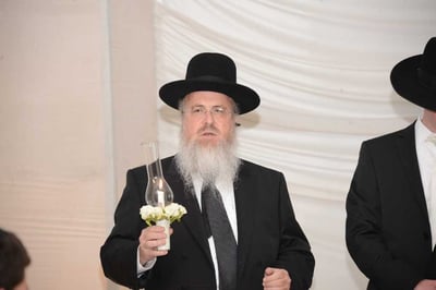 הרב בן ציון אזרחי בחתונת בנו