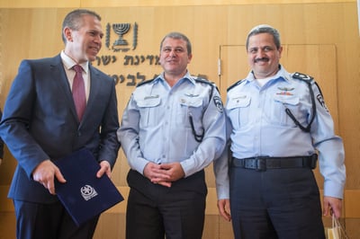 אלשיך ואדרי עם השר ארדן בימים טובים יותר