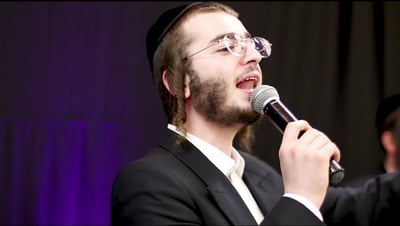 שלומי ורצברגר ב'לייב' לחנוכה: 'על הניסים'