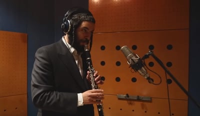 יאפצ'יק כלייזמר בקליפ חדש ומלהיב • צפו