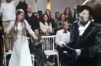 האדמו"ר והכלה: כזה 'מצוה טאנץ' שמח - לא ראיתם