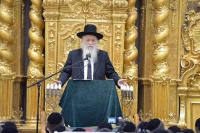 הגר"א כהנמן בהיכל הישיבה. ארכיון