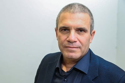 הירש בהכרזה על שובו לפוליטיקה