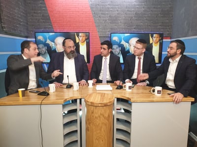המפץ בשמאל; פאנל פרשנים סוער ומורחב