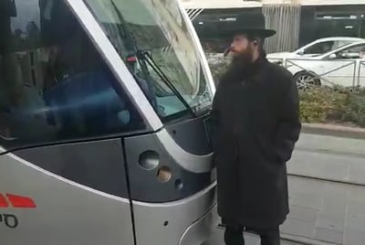 המפגין הבודד