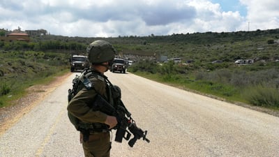 החיילים הגיבו בירי לעבר המחבל • תיעוד הסריקות בכפרים