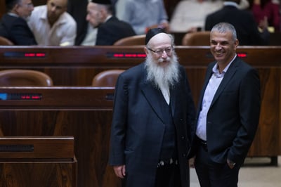 ליצמן מגיב לכחלון: לא העברת שקל למשרד