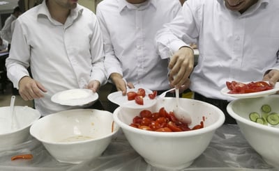 חדר אוכל של ישיבה. תמונת אילוסטרציה. למצולמים אין קשר לנאמר