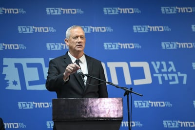 יאיר לפיד מאיים, בני גנץ מתעקש: המערכה לא תמה