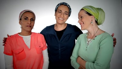 אמהות שלושת הנערים