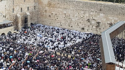 רבבות השתתפו בברכת הכהנים המסורתית