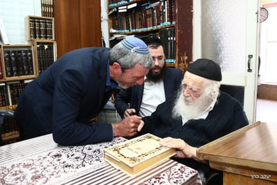פרץ אצל מרן הגר"ח קנייבסקי