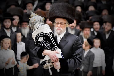 הכנסת ספר תורה לביהמ"ד סערט ויז'ניץ בחיפה