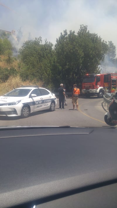 כבאים ומטוסים: שריפה סמוך למבשרת ציון
