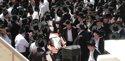 אביו של בנימין הספיד בבכי: "בכל העולם התפללו בשבילך"