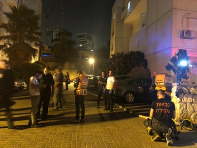 שמונה פצועים בשריפה בדירה ברמת השרון