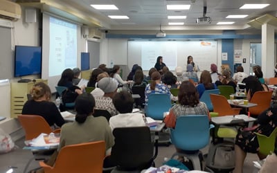 כיתת לימודים במכון איתן - הדרך לפרנסה בכבוד