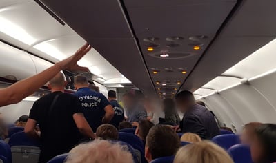 חרדי עישן בטיסה מקייב לקפריסין ונעצר