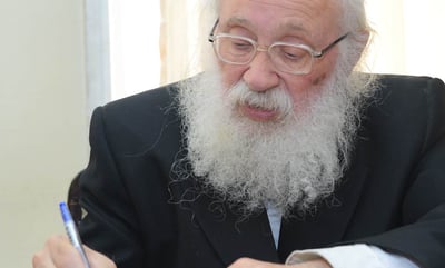 במעונו של הדיין הגר"י סילמן: סולחה בין השוטרים לרבנים