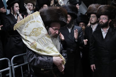 מעמד הכנסת ס"ת ושמחת בית השואבה בזוטשקא-אמסנא