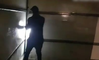 זה מה שמצאו השוטרים בתוך דופן המשאית