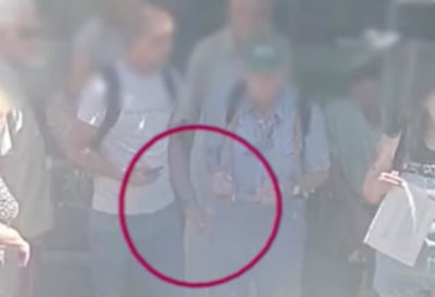 הבלשים תיעדו: נצמד לקשישים וגונב אותם