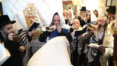 פעם אחת בשנה: מאמ'ע רחל עם מנין המקובלים