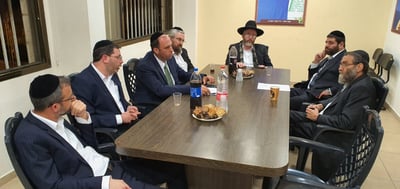 הפגישה, הערב