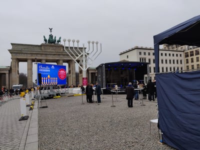 שידור חי: הדלקת הנרות בשער ברנדנבורג בגרמניה