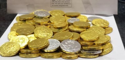 הכתב החרדי ג'ק טורקס חילק מטבעות שוקולד בבית הלבן