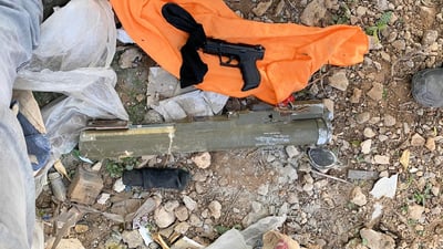 צפו: רקטת לאו, אקדח ורימון נתפסו בחיפוש בלוד