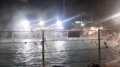 החוויה: גשם שוטף מלמעלה, ובריכה חמה מלמטה - חמת גדר ליל שישי האחרון