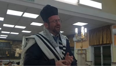ליום הקדיש הכללי: שלמה גליק והמקהלה שרים "יזכרם"