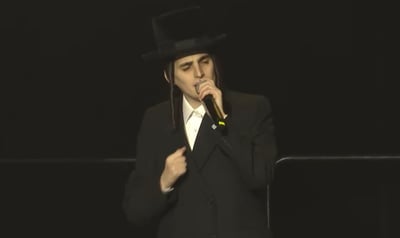 צפו: מוטי שטיינמץ ריגש את הצרפתים עם "לב טהור"