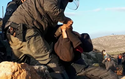 עימותים בין שוטרים למתיישבים בשילה  • צפו