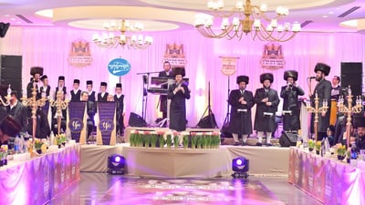 יואלי דווידוביץ, מקהלת מלכות, מקהלת הילדים חסידימלע'ך ויוחנן אורי במחרוזת