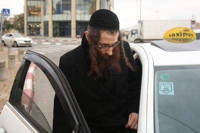לראשונה: הרב רומפלר מתנגד להארכת צו עיכוב היציאה