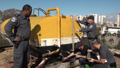 צפו: תחנת דלק פיראטית בתוך אזור מגורים