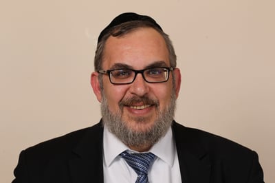יעקב אשר ל'כיכר': לשלוח פרחים ללפיד ואיווט ליברמן