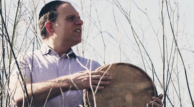 אוהבים לרקוד עם הביצועים הקלאסיים? גלעד פוטולסקי במחרוזת פורים