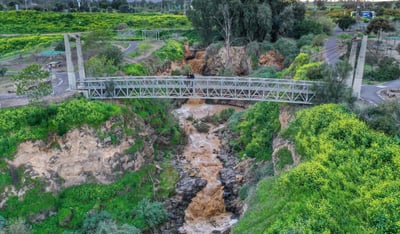 צפו בזרימה החזקה בנחל חרוד ליד בית שאן