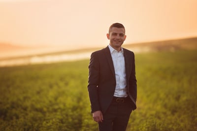 שולי רנד בסינגל לזכר צבי ולדר: "רוץ כצבי"